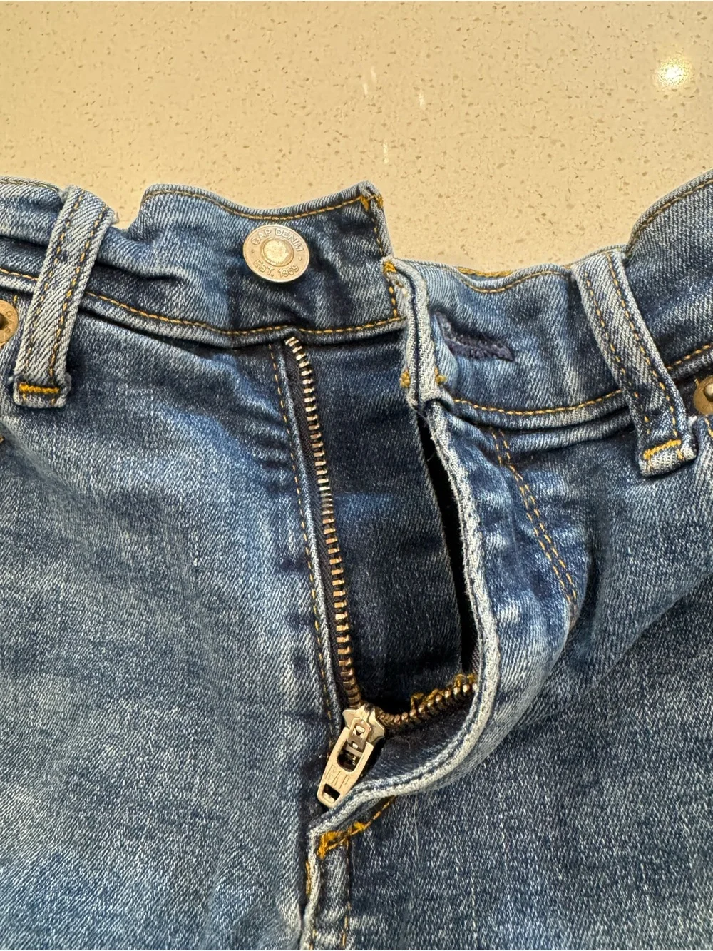 Gap 1969 Perfect Bootcut Jeans Medium Wash Women’s Size 6 / 28S The Gap Denim.
